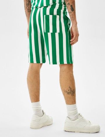 Pantaloni scurti Bershka, verde