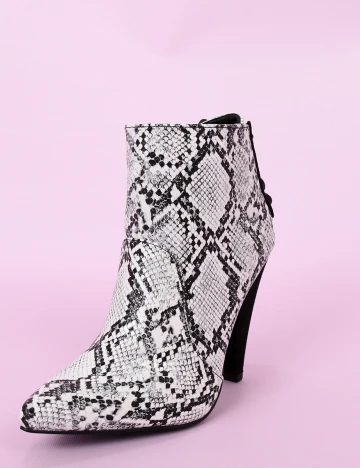 Botine Shoedazzle, imprimeu sarpe Animal print