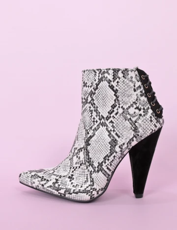 Botine Shoedazzle, imprimeu sarpe Animal print