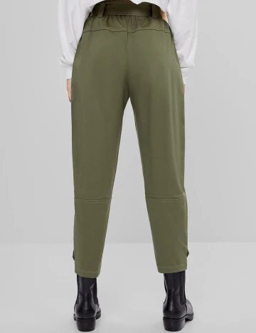 Pantaloni Bershka, verde Verde