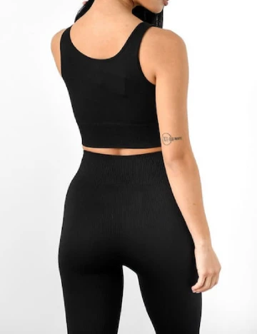 Top Only, negru Negru