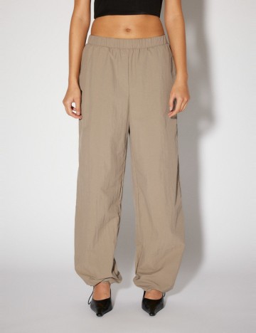 Pantaloni Something New, crem