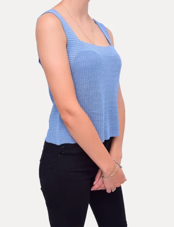 Maiou Zara, albastru