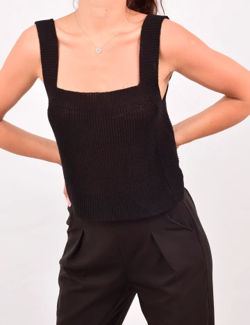 Maiou Zara, negru