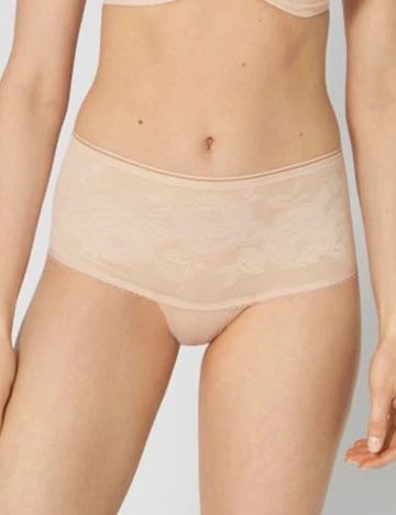 Chilot Triumph, nude