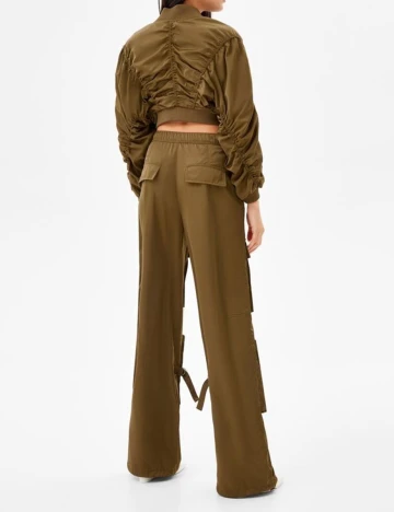 Jacheta Bershka, kaki