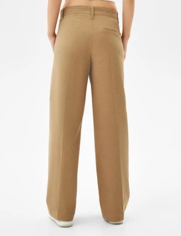 Pantaloni Bershka, maro deschis Maro