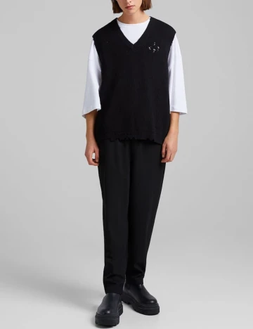 Vesta Bershka, negru