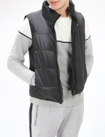 Vesta Zara, negru