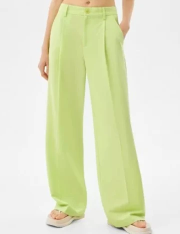 Pantaloni Bershka, verde Verde