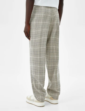 Pantaloni Bershka, crem