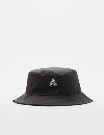 Basca Bershka, negru Negru