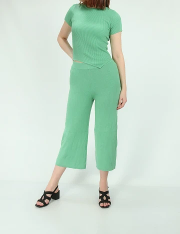 Pantaloni Bershka, verde Verde