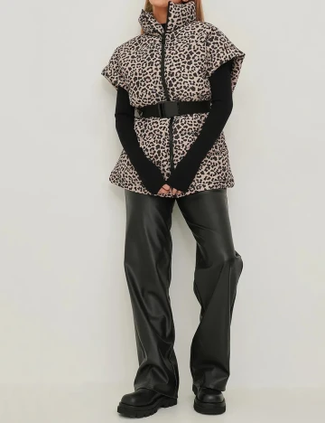 Vesta NA-KD, animal print
