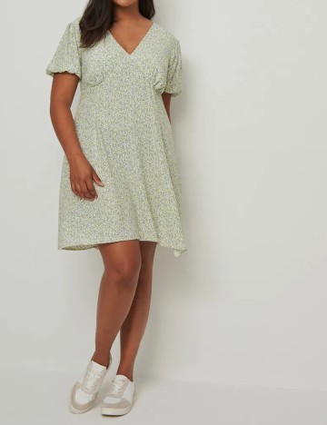 Rochie scurta NA-KD Plus Size, floral