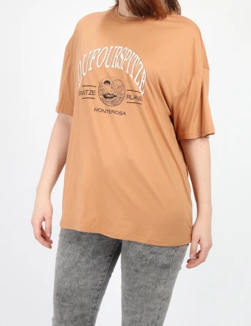 Tricou SHEIN, maro