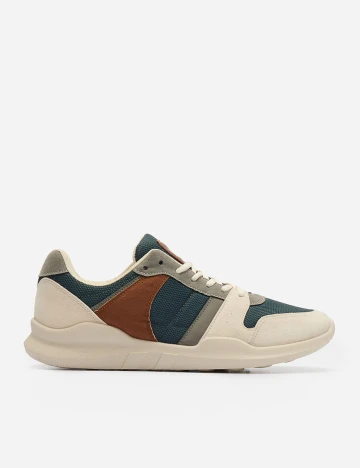 Adidasi House Brand, mix culori