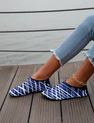 Papuci de casa SHEIN, albastru