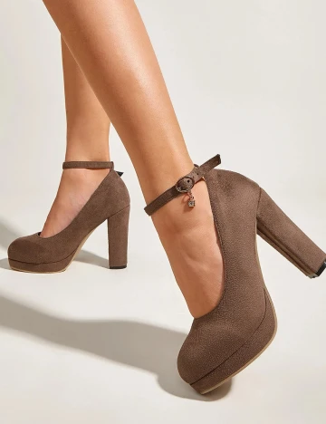 Pantofi SHEIN, maro