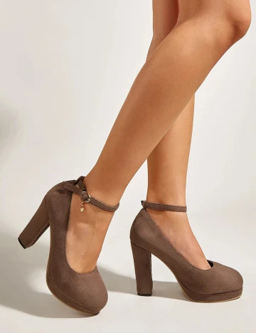 Pantofi SHEIN, maro