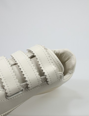 Adidasi Reserved, bej