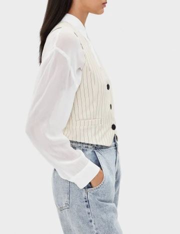Vesta Bershka, bej