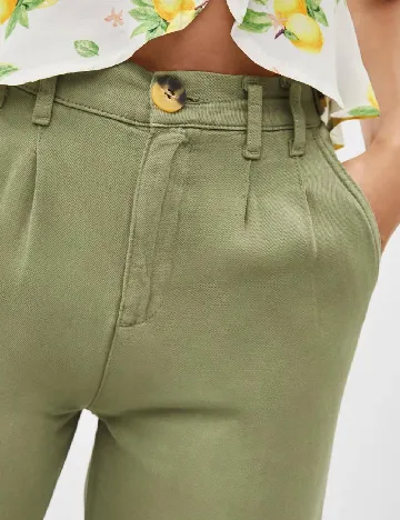 Pantaloni Bershka, verde