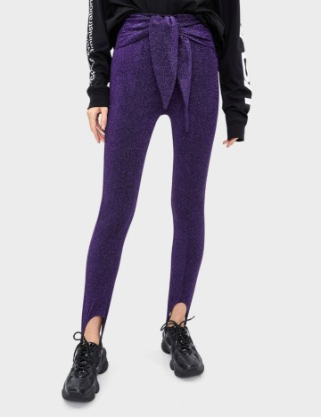 Colanti Bershka, mov