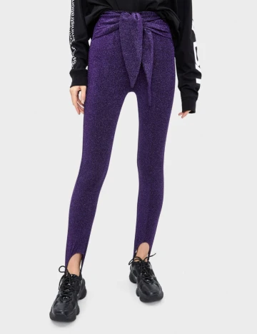 Colanti Bershka, mov