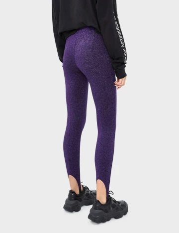Colanti Bershka, mov