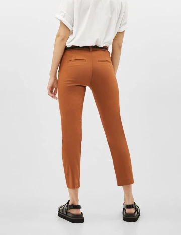 Pantaloni Bershka, maro