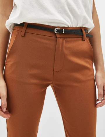 Pantaloni Bershka, maro