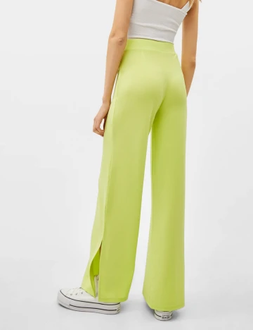 Pantaloni Bershka, verde