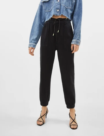 Pantaloni Bershka, negru