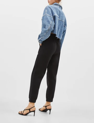 Pantaloni Bershka, negru