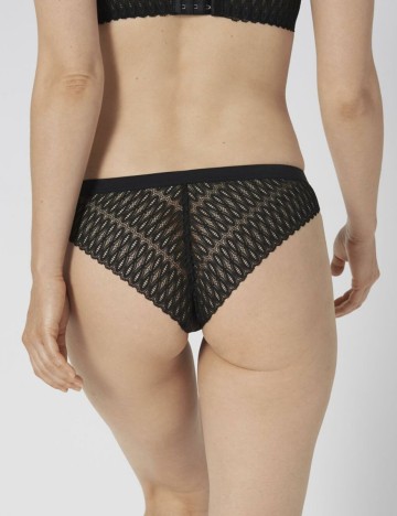 Chilot Triumph, negru