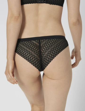 Chilot Triumph, negru