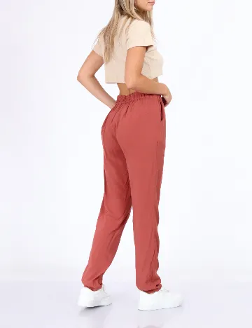 Pantaloni Vero Moda, caramiziu Rosu