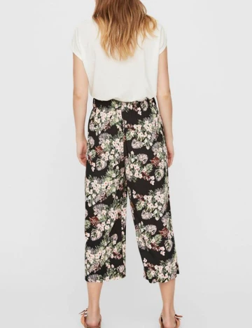 Pantaloni Vero Moda, floral Floral print