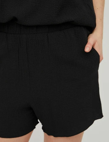 Pantaloni scurti Vila, negru Negru