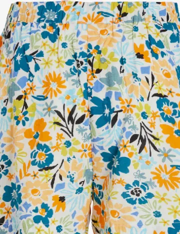 Pantaloni scurti Vila, floral Floral print