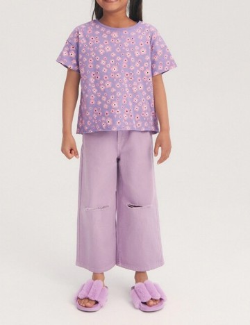 Tricou Reserved, mov