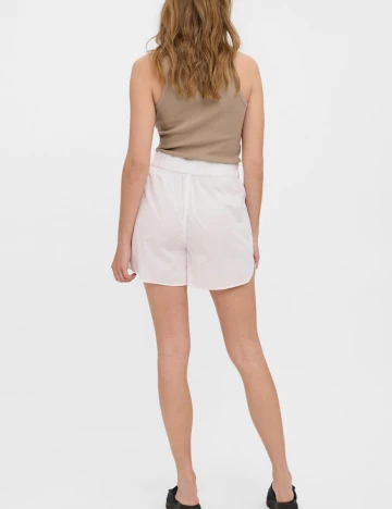 Pantaloni scurti Vero Moda, alb Alb