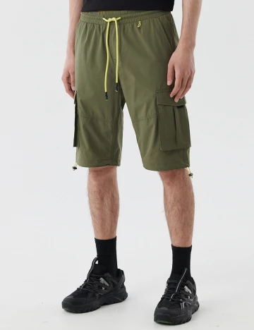 Pantaloni Scurti CROPP, verde inchis Verde
