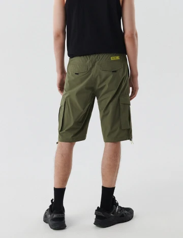 Pantaloni Scurti CROPP, verde inchis Verde