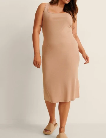 Rochie medie NA-KD Plus Size, crem Crem