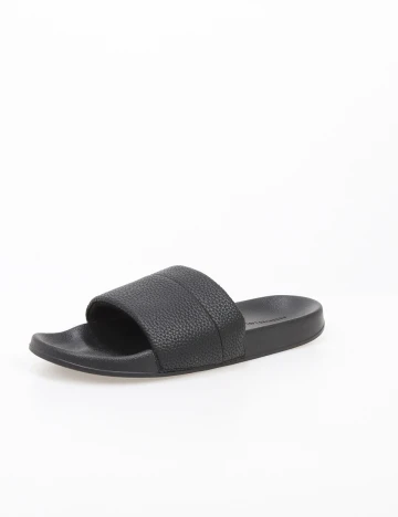 Slapi Reserved, negru