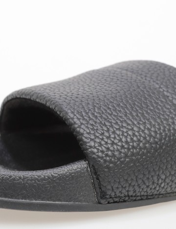 Slapi Reserved, negru