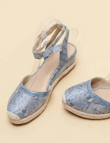 Pantofi SHEIN, albastru