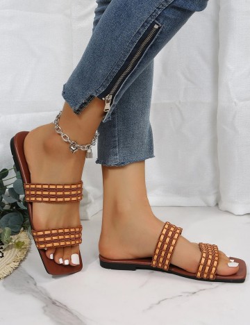 
						Slapi SHEIN, maro, 40